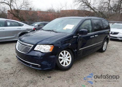 2015 Chrysler Town & Country Touring z USA, uszkodzony, nr VIN 2C4RC1BG9FR662401